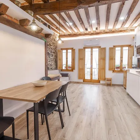 El Patio De Vespasiano- San Juan- Vistas Al Ayuntamiento Junto Al Puerto *