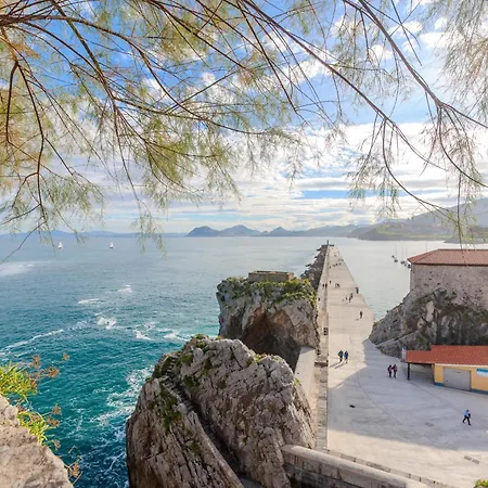 Apartamento El Patio De Vespasiano- San Juan- Vistas Al Ayuntamiento Junto Al Puerto Castro Urdiales