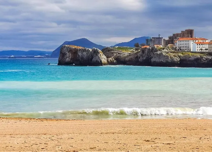 El Patio De Vespasiano- San Juan- Vistas Al Ayuntamiento Junto Al Puerto