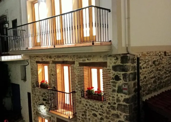 El Patio De Vespasiano- San Juan- Vistas Al Ayuntamiento Junto Al Puerto