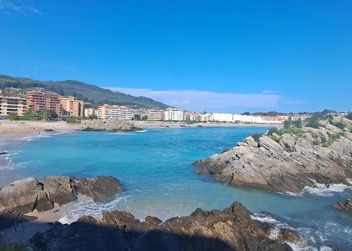 El Patio De Vespasiano- San Juan- Vistas Al Ayuntamiento Junto Al Puerto Lejlighed Castro Urdiales